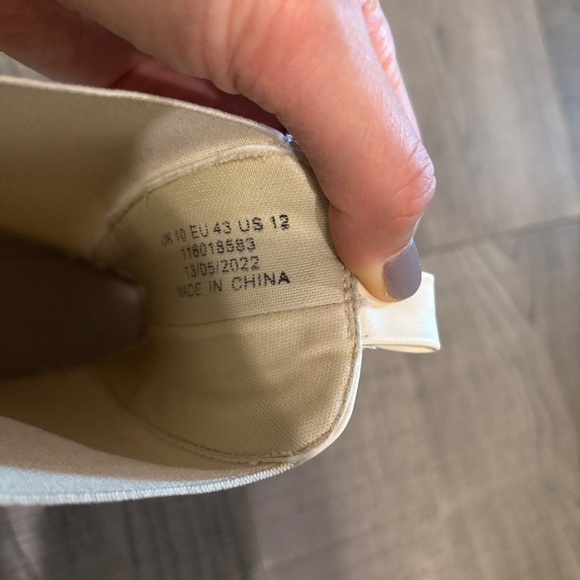 ASOS White Chunky Chelsea Boots - Picture 5 of 5